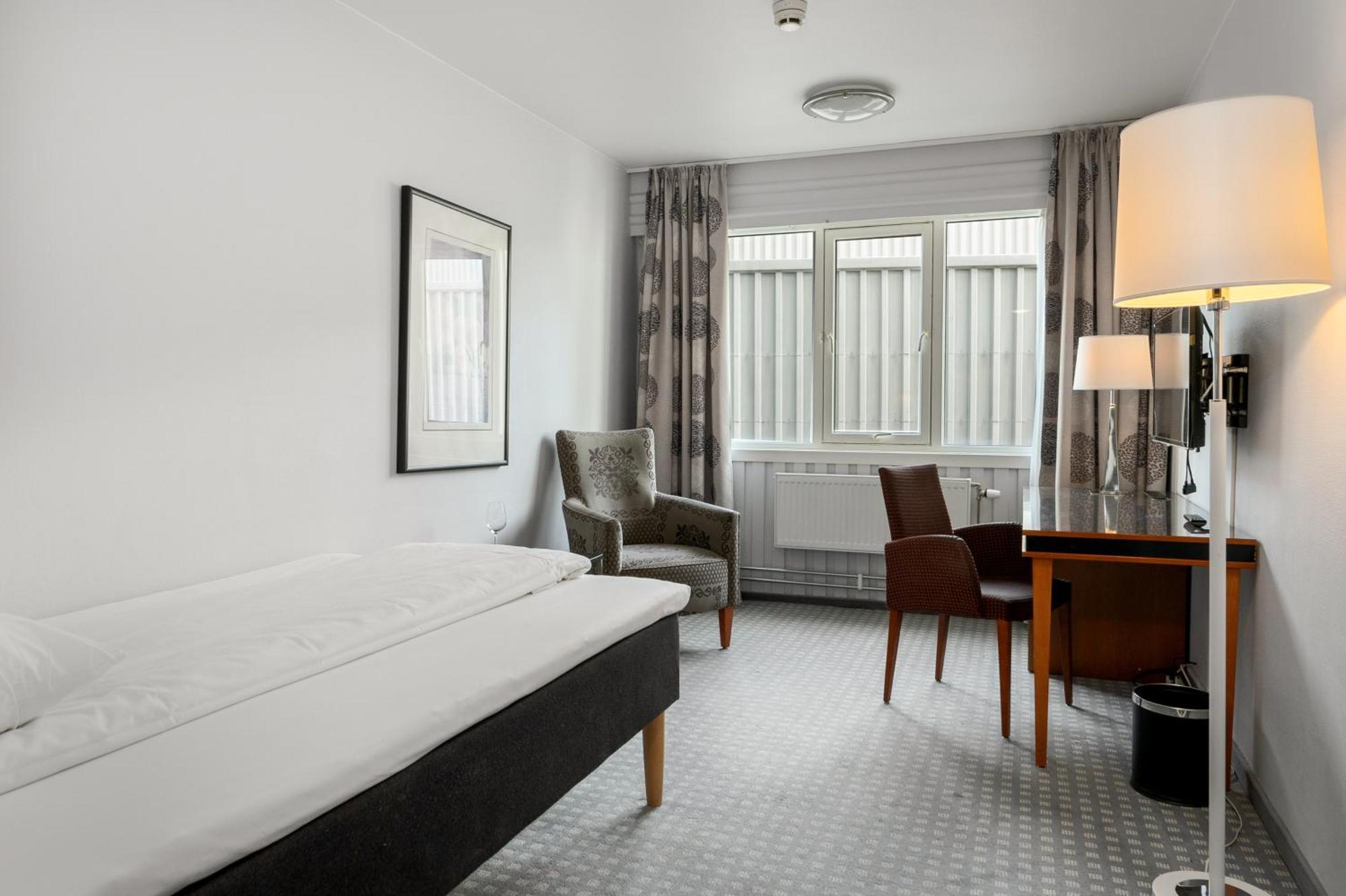 Frichs Hotel Hamar Екстериор снимка